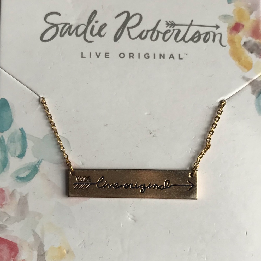 3/$6 nwt “always live original” necklace